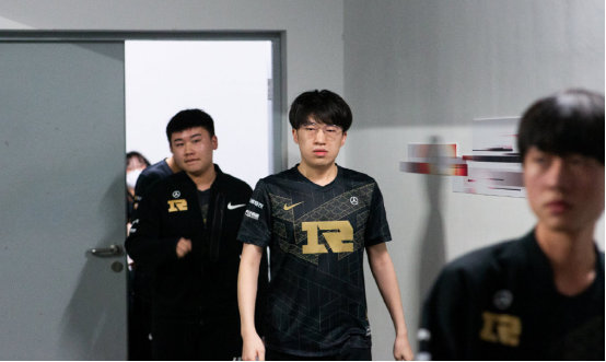 9次助攻但 9次助攻但