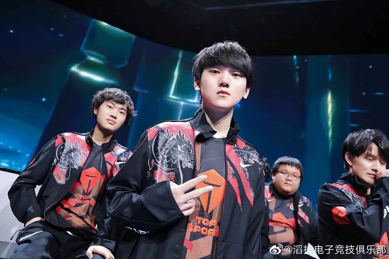 羽毛球的魅 羽毛球的魅